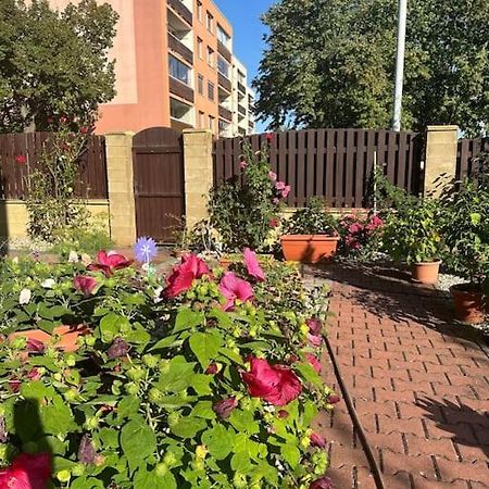 Family-Friendly Prague 5 Stay 외부 사진