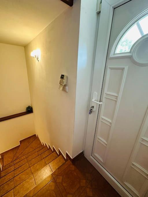 Family-Friendly Prague 5 Stay 외부 사진