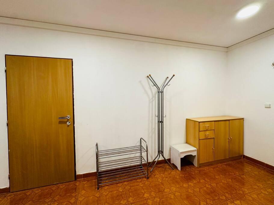 Family-Friendly Prague 5 Stay 외부 사진