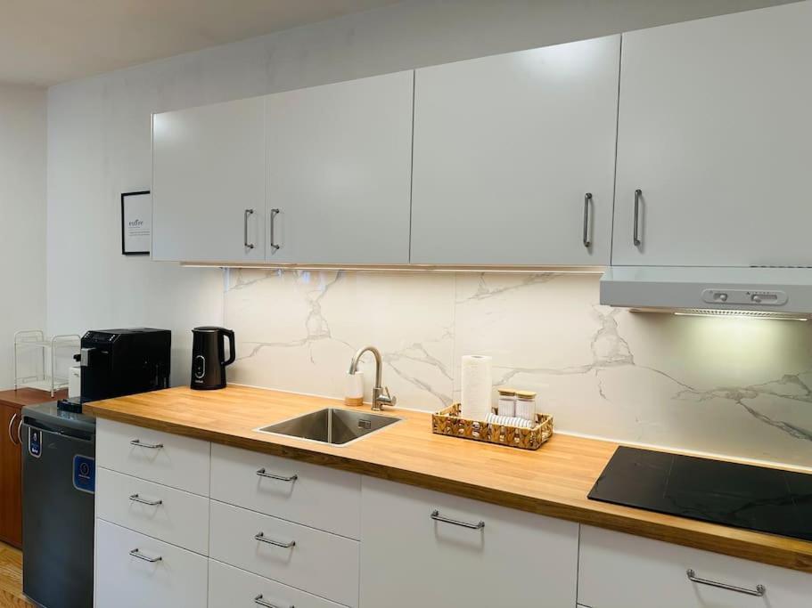 Family-Friendly Prague 5 Stay 외부 사진