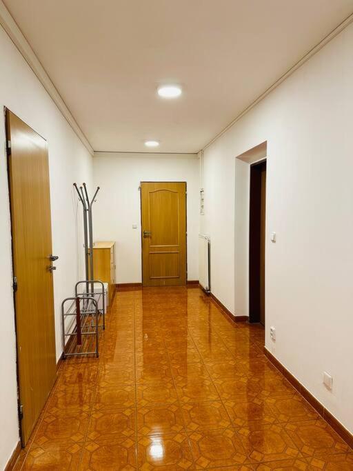 Family-Friendly Prague 5 Stay 외부 사진