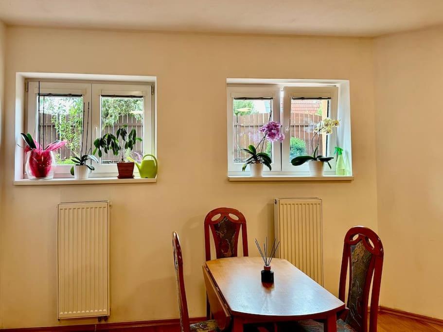 Family-Friendly Prague 5 Stay 외부 사진