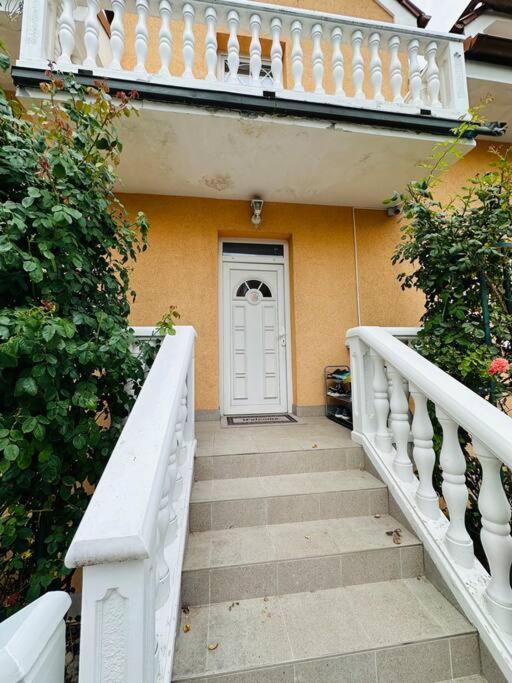 Family-Friendly Prague 5 Stay 외부 사진